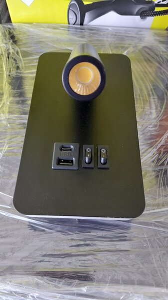 Lampa de Citit Noptiera 15W LED 
USB + Type-C  Intensitate Reglabila